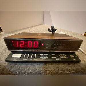 1970s Realistic large format LED clock. Clean, COOL, and fully functioning!